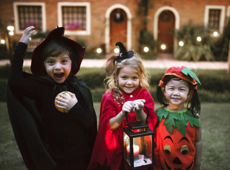 How to Say "Trick or Treat!" in Italian Dolcetto o scherzetto Daily Italian Words