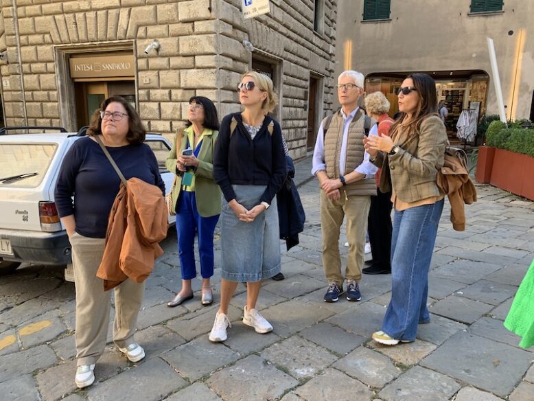 sara giving a walking tour of montepulciano