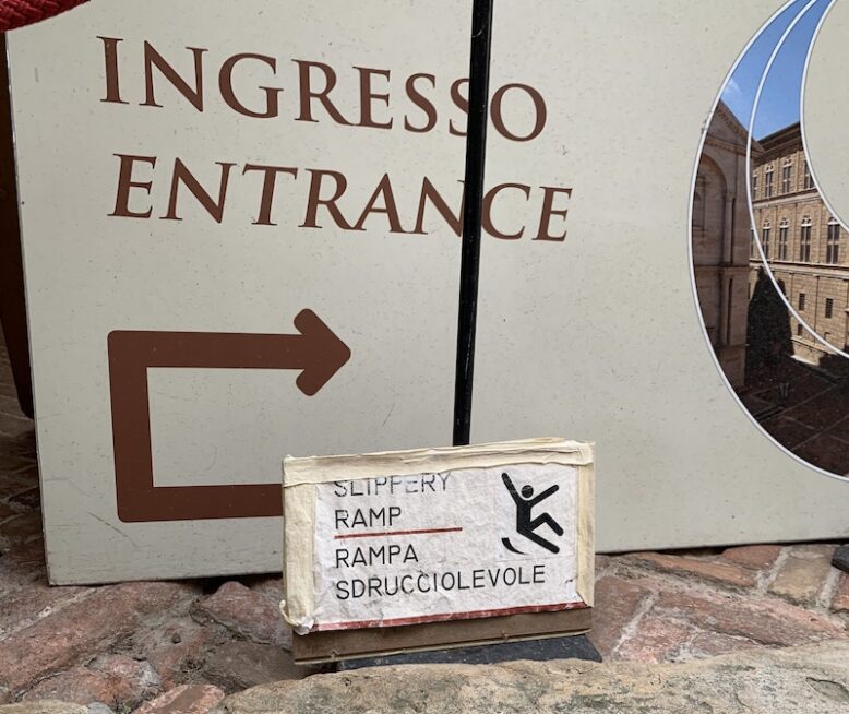 Sign in Pienza